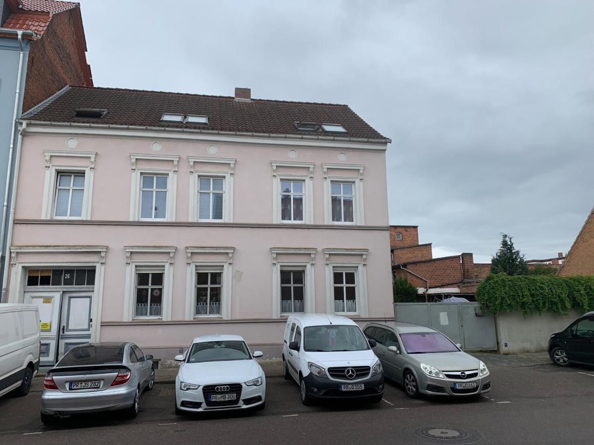 Best-Preis Ferienwohnung Mit Netflix, Self-Check-In, Ebike Ladestation Im Fahrradraum, Wlan - Direkt Am Elberadweg Im Herzen Von Wittenberge Eksteriør billede